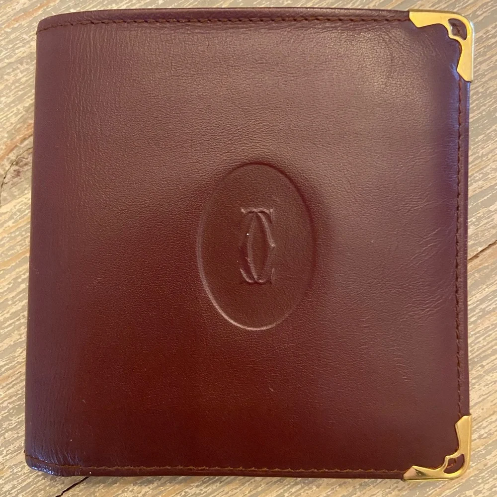 AUTHENTIC!! CARTIER Burgandy Calfskin Leather Wallet. luxury